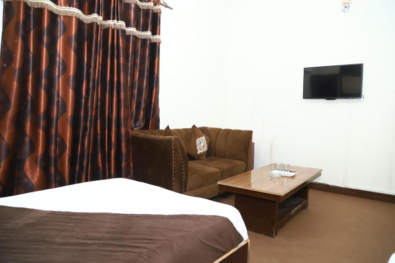 Hotel Green Fort Gulberg Лахор Екстериор снимка