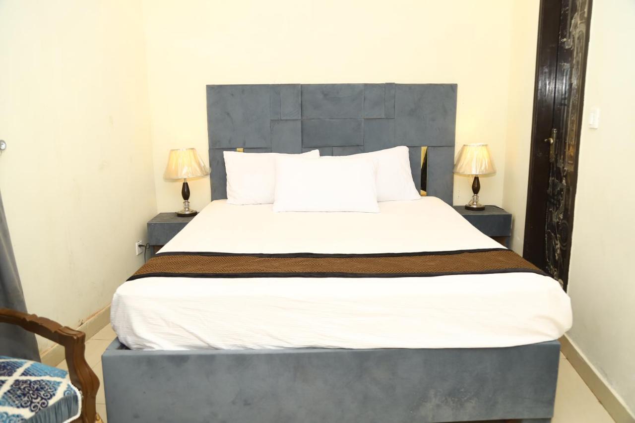 Hotel Green Fort Gulberg Лахор Екстериор снимка