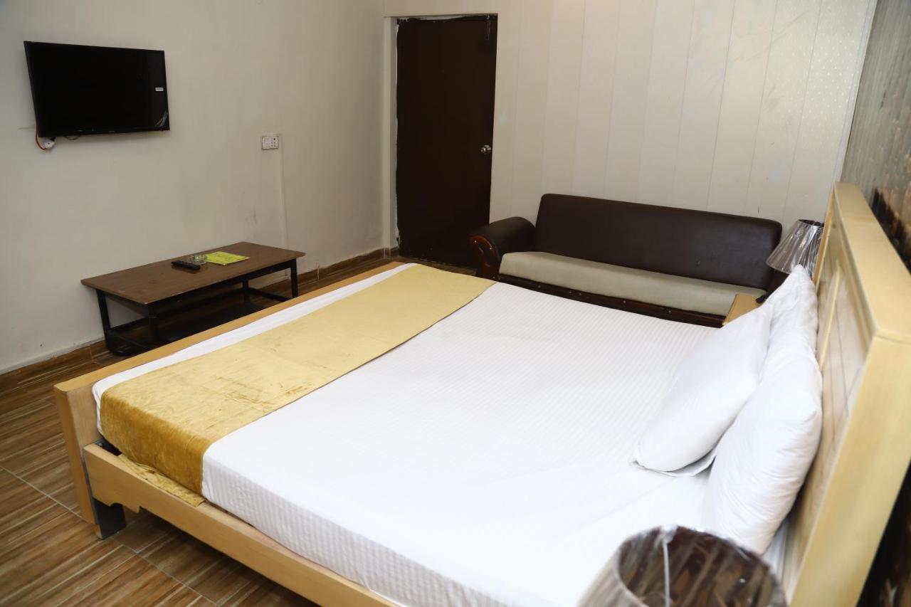 Hotel Green Fort Gulberg Лахор Екстериор снимка