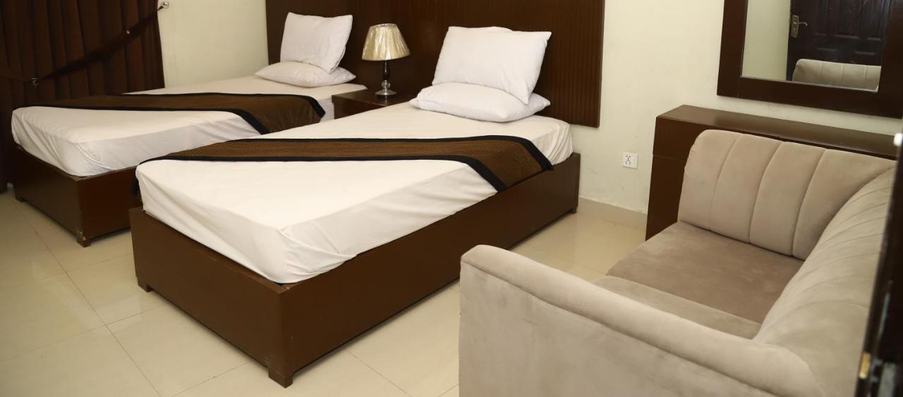 Hotel Green Fort Gulberg Лахор Екстериор снимка