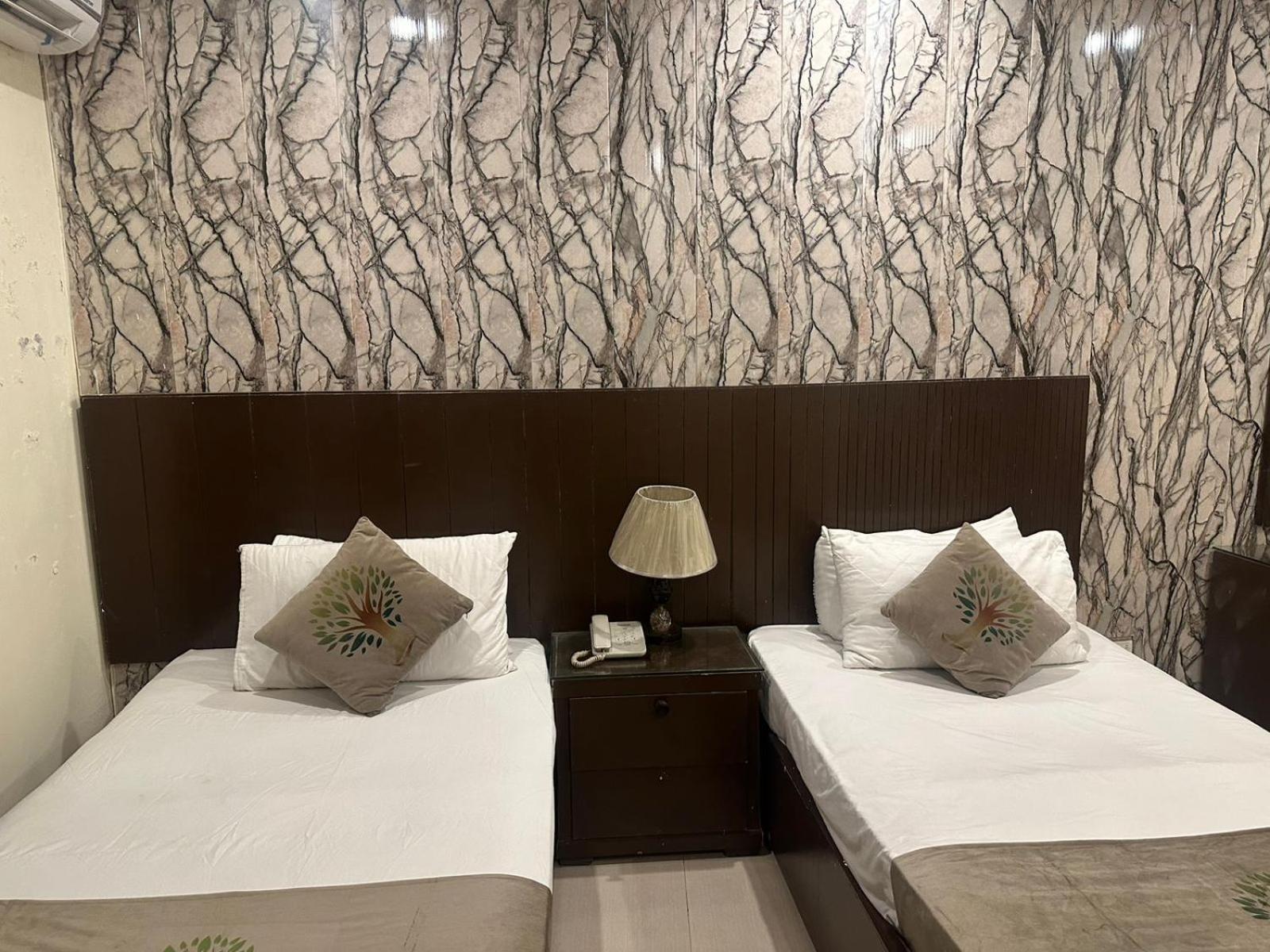 Hotel Green Fort Gulberg Лахор Екстериор снимка