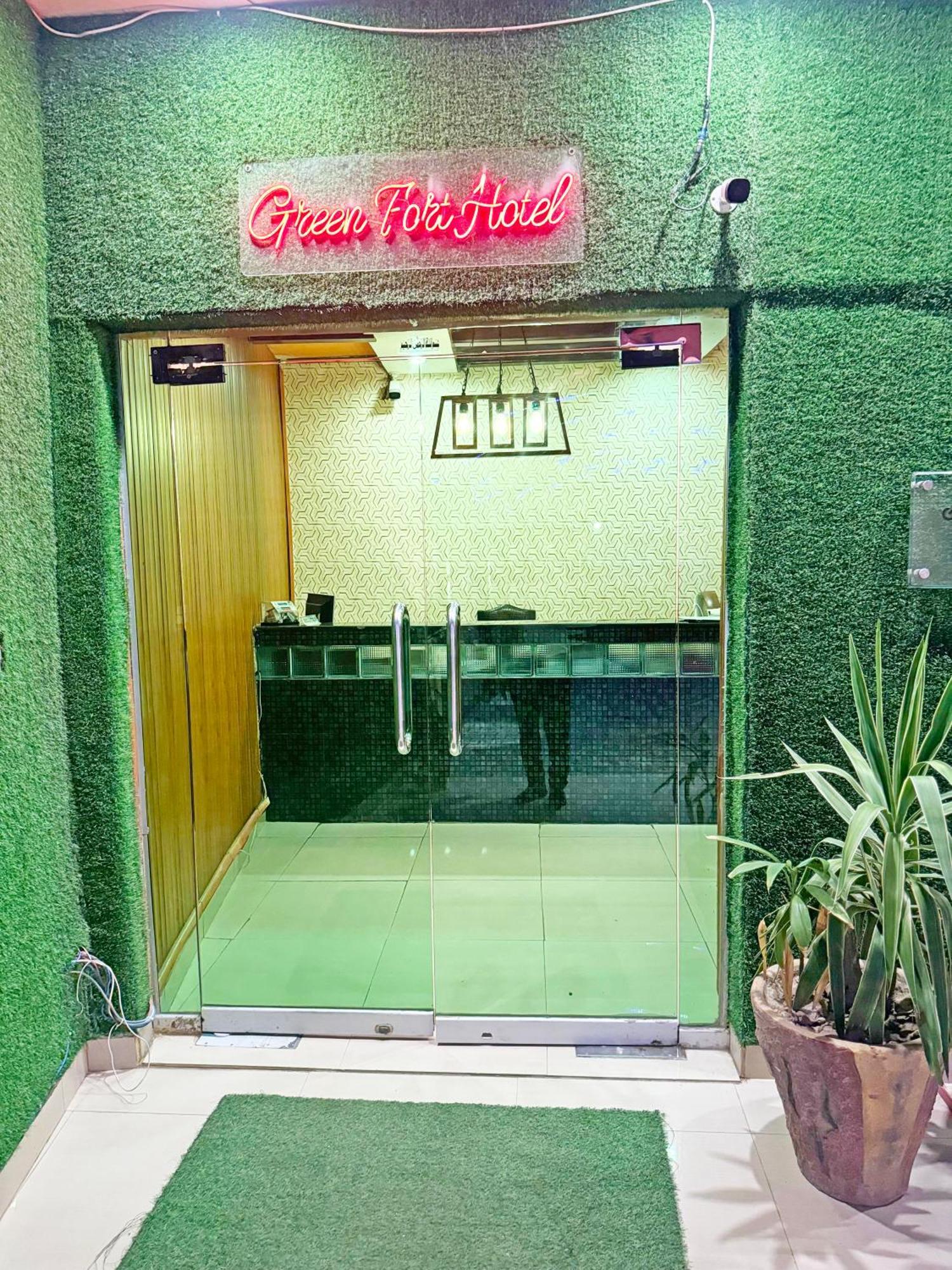 Hotel Green Fort Gulberg Лахор Екстериор снимка