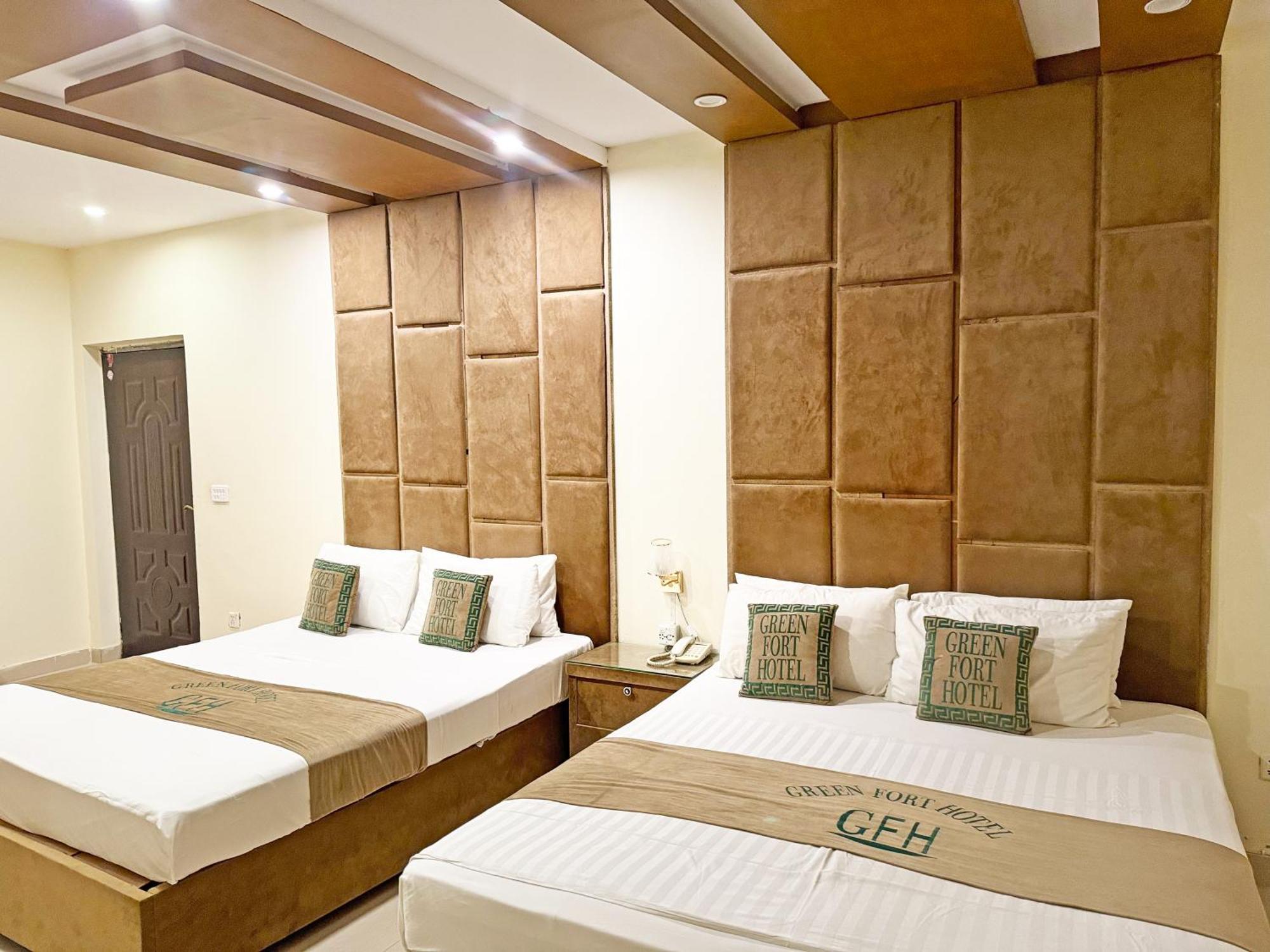Hotel Green Fort Gulberg Лахор Екстериор снимка