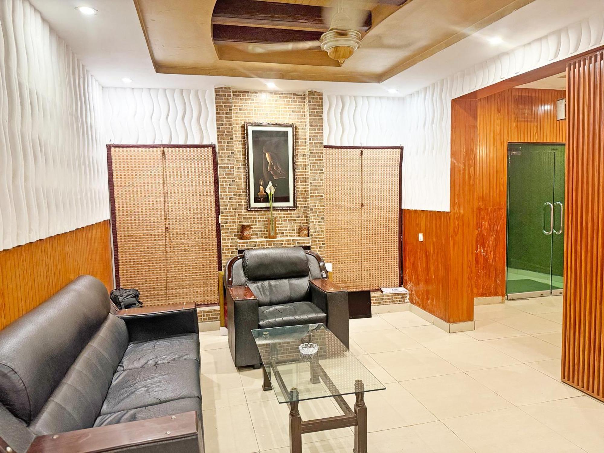 Hotel Green Fort Gulberg Лахор Екстериор снимка