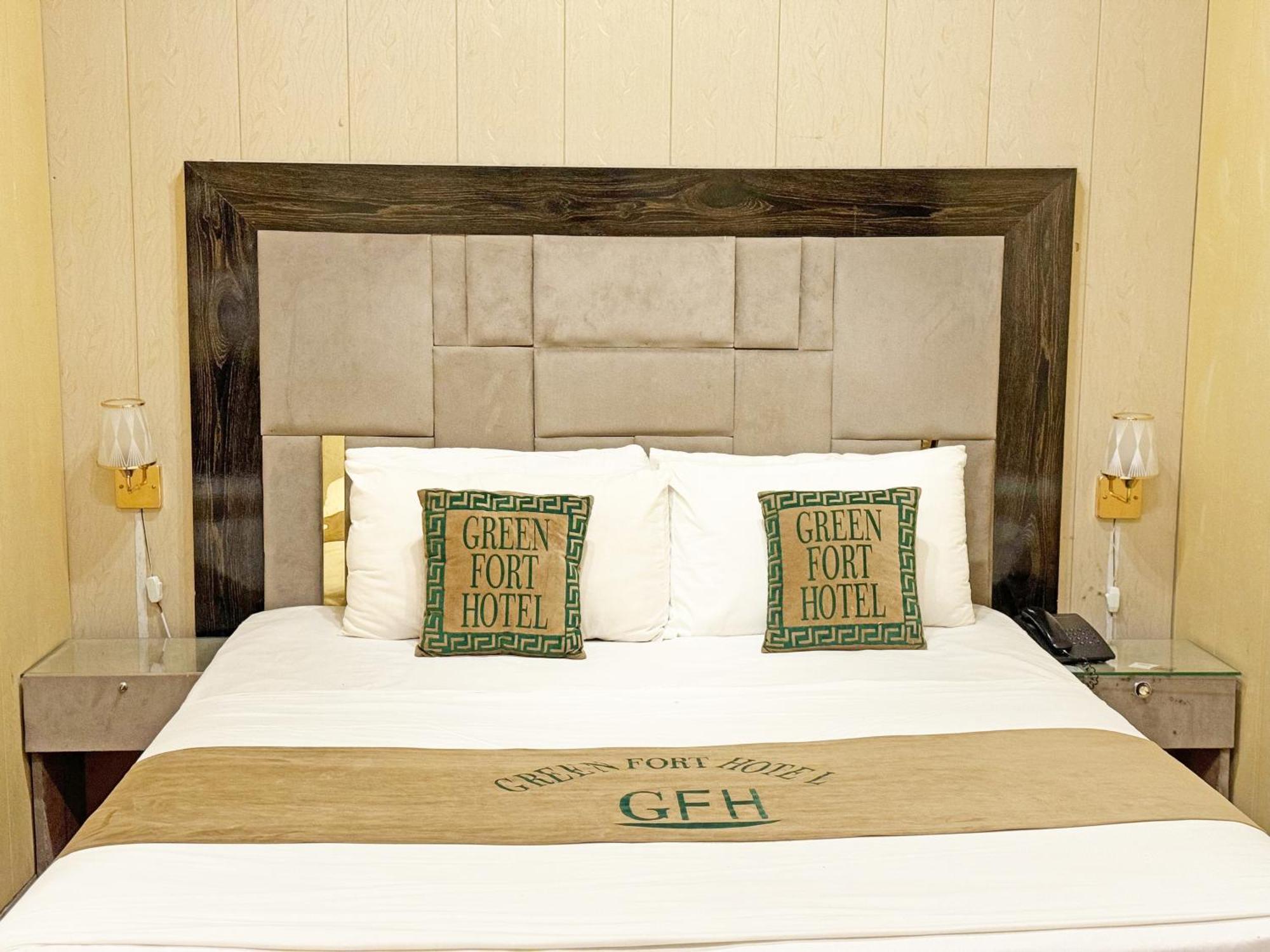 Hotel Green Fort Gulberg Лахор Екстериор снимка