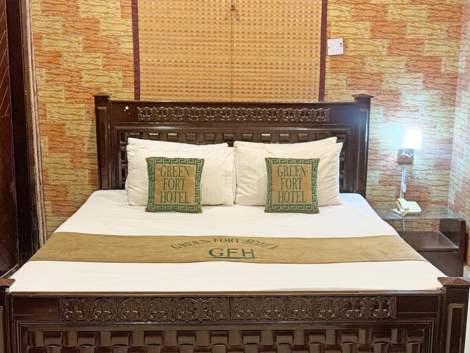 Hotel Green Fort Gulberg Лахор Екстериор снимка