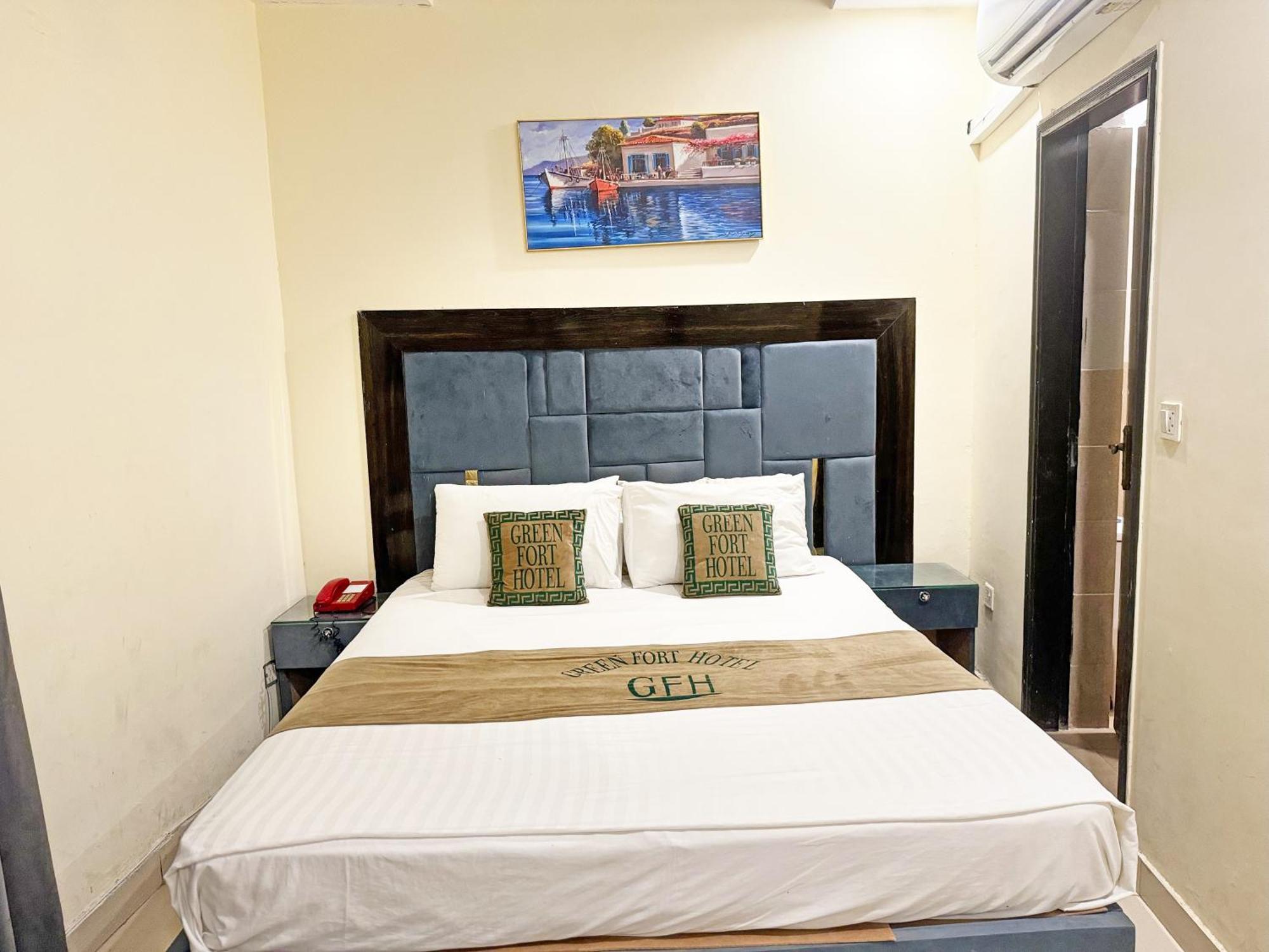 Hotel Green Fort Gulberg Лахор Екстериор снимка