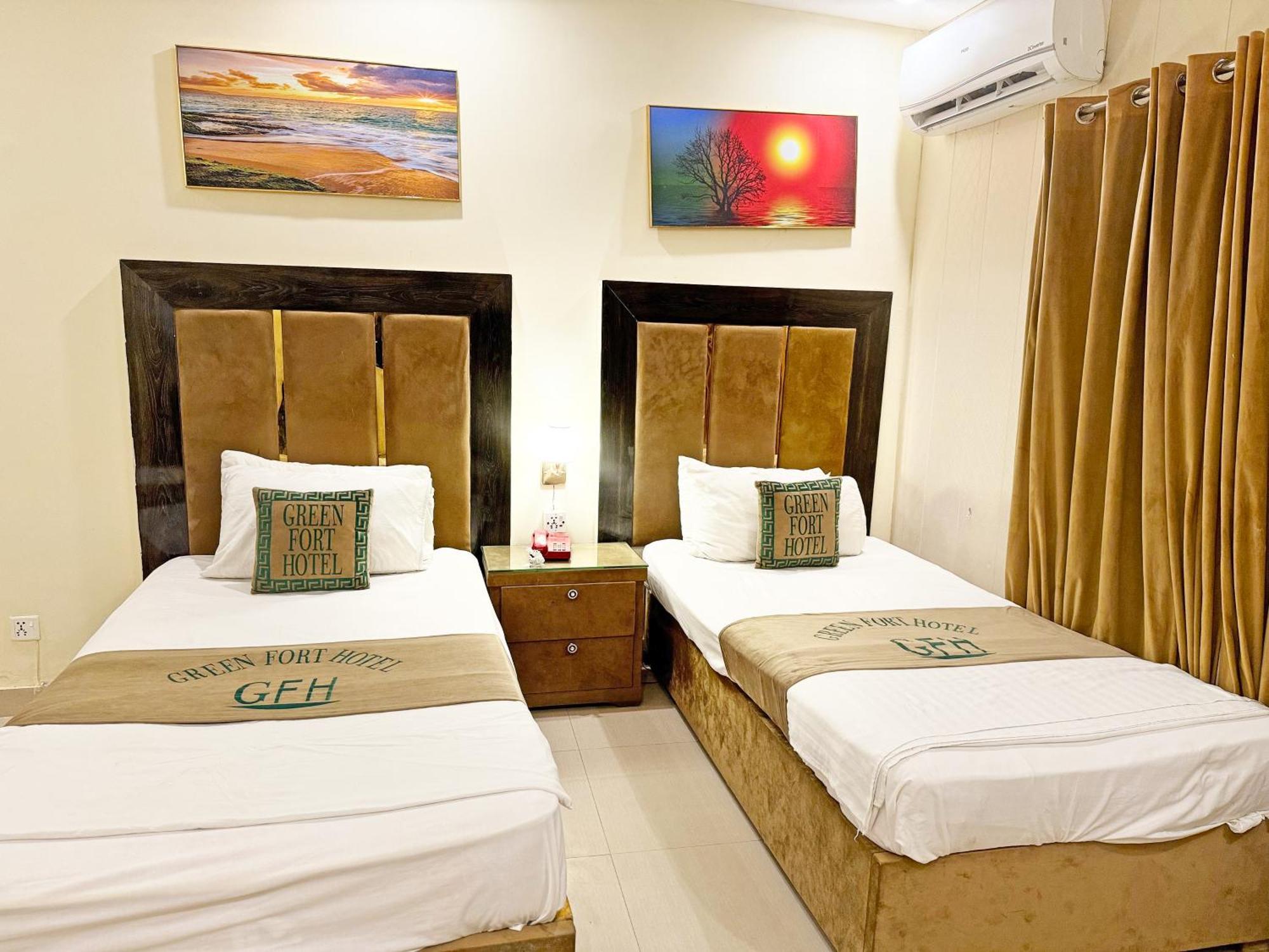 Hotel Green Fort Gulberg Лахор Екстериор снимка