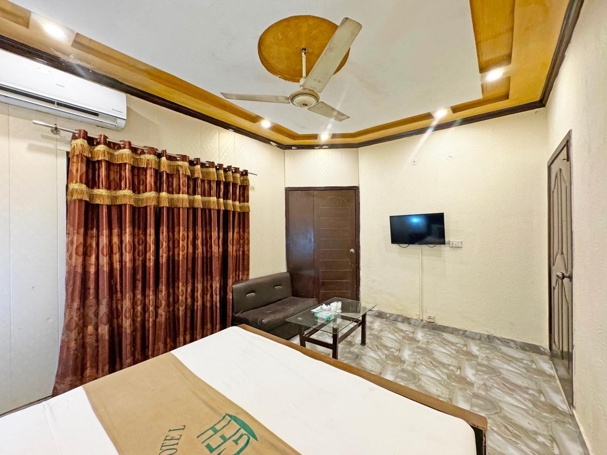 Hotel Green Fort Gulberg Лахор Екстериор снимка